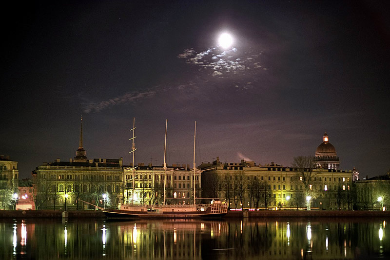 Night illumination on Admiralteyskaya Embankment in St Petersburg, Russia Night illumination on Admiralteyskaya Embankment in St Petersburg, Russia