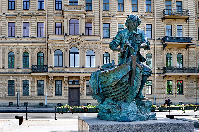 Tsar Carpenter statue on Admiralteyskaya Embankment in St Petersburg, Russia Tsar Carpenter statue on Admiralteyskaya Embankment in St Petersburg, Russia