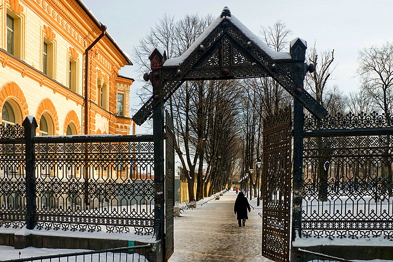 Cast-iron fence of the San-Galli Mansion on Ligovsky Prospekt in Saint-Petersburg, Russia