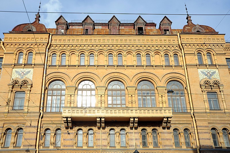 Facade of the House of Officers on Liteyny Prospekt in St Petersburg, Russia Facade of the House of Officers on Liteyny Prospekt in St Petersburg, Russia