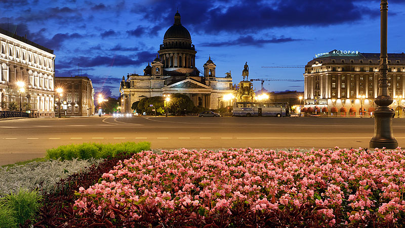 Night view of Isaakievskaya Ploshchad (St. Isaac's Square) in St Petersburg, Russia