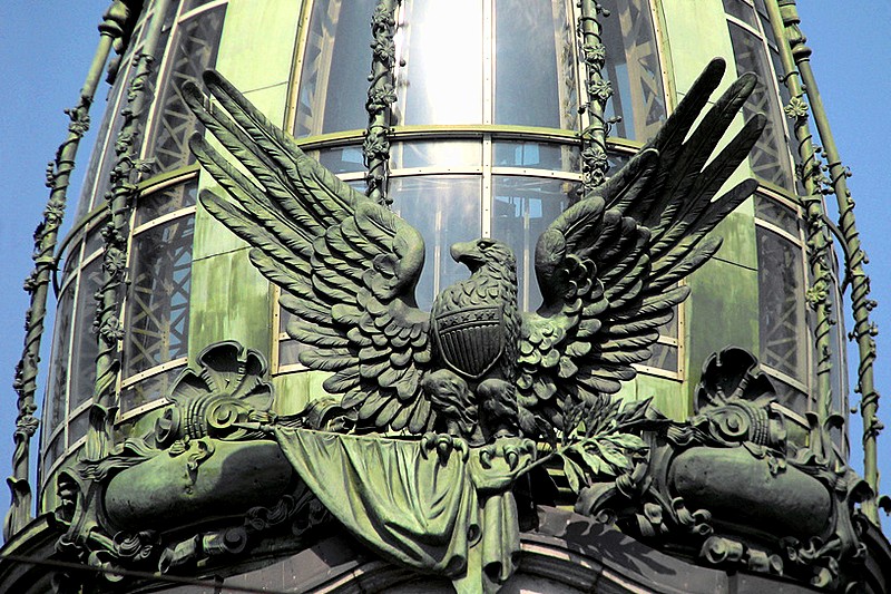 American eagle on the roof of the Singer Building (Dom Knigi) on Nevsky Prospekt in St Petersburg, Russia