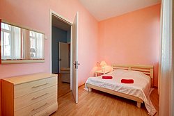 Three Room Apartments Ostrovskogo Ploshchad