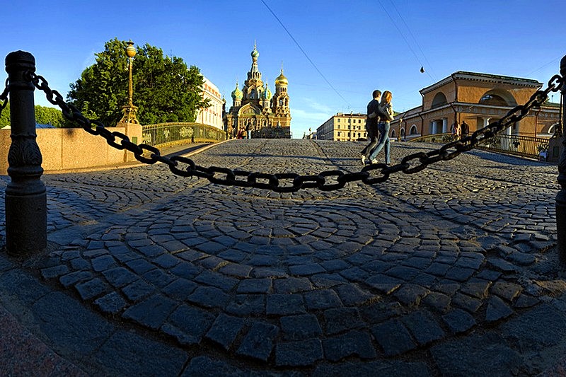 Novo-Konyushenny Bridge over the Griboedov Canal in Saint-Petersburg, Russia