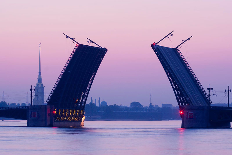 'Postcard view' of Palace (Dvortsovy) Bridge in St Petersburg, Russia