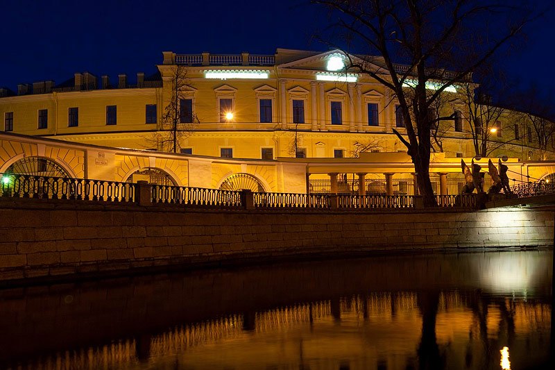 Assignation Bank building and Bank Bridge in St Petersburg, Russia