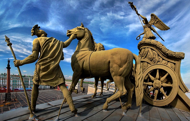 Fragment of the Chariot of Victory on the arch of the General Staff Building in St. Petersburg, Russia Fragment of the Chariot of Victory on the arch of the General Staff Building in St. Petersburg, Russia