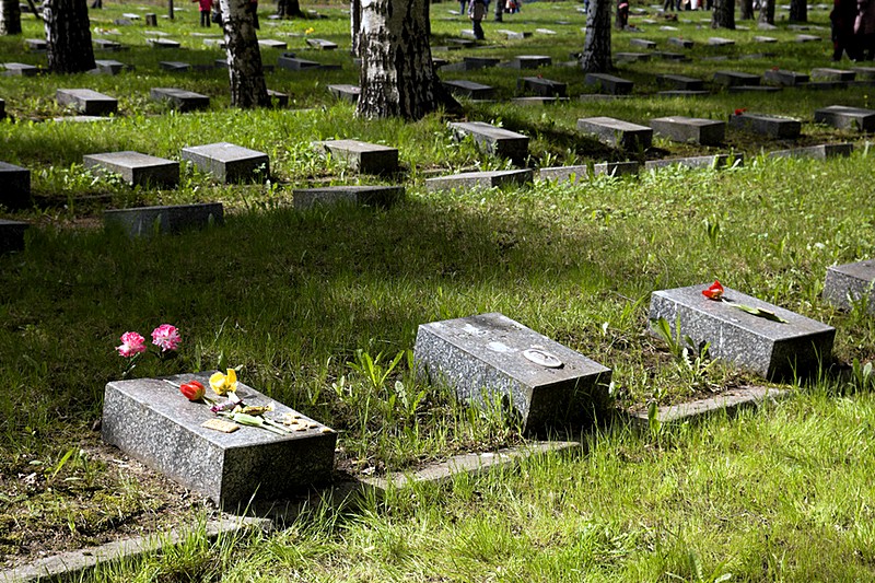 Soldiers' tombs at Piskaryovskoye Memorial Cemetery in St Petersburg, Russia Soldiers' tombs at Piskaryovskoye Memorial Cemetery in St Petersburg, Russia