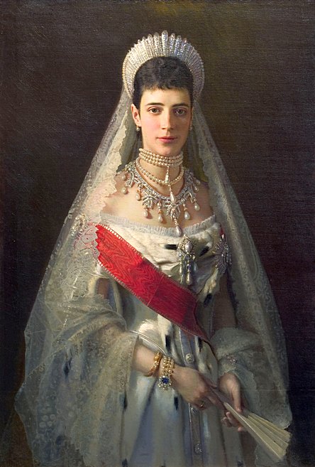 Oil on canvas. 1882. State Russian Museum Portrait of Empress Maria Fedorovna