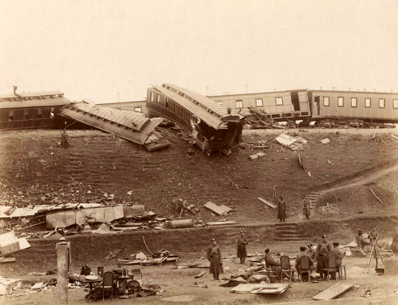 The dining car and grand-ducal wagon of the Russian Imperial train after the accident on 17 October 1888