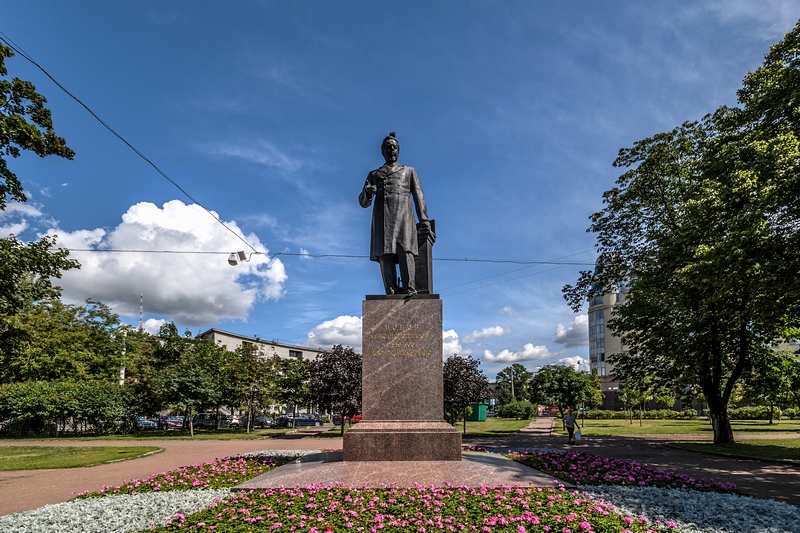 Alexander Popov's Monument in Saint Petersburg