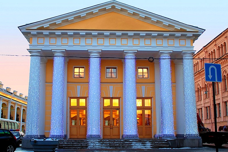 The Rusca Portico - a gorgeous element of Perinniye Ryady (Feather Row) shopping arcade in St Petersburg, Russia