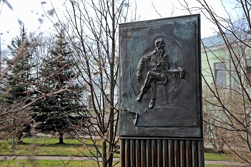 Monument to Vladimir Nabokov erected in the courtyard of the Languages Department of St Petersburg State University Monument to Vladimir Nabokov erected in the courtyard of the Languages Department of St Petersburg State University