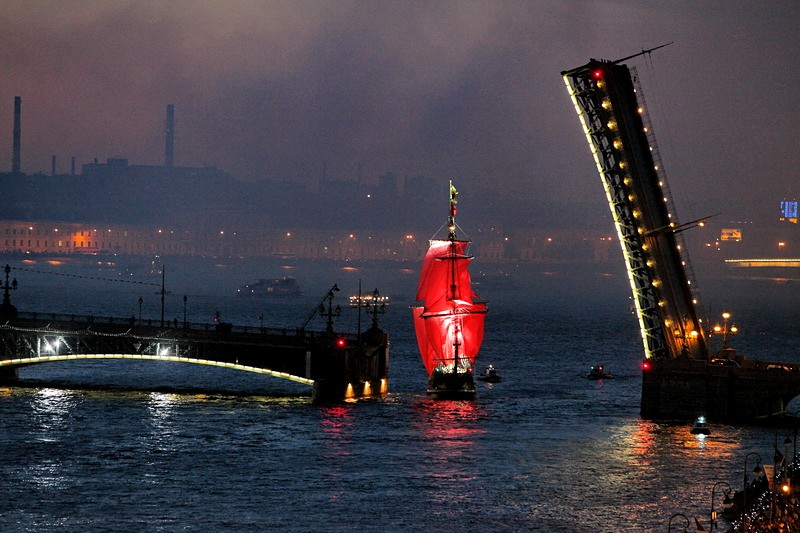 Trinity (Troitsky) Bridge in St Petersburg, Russia, designed french company Societe de construction des Batignolles