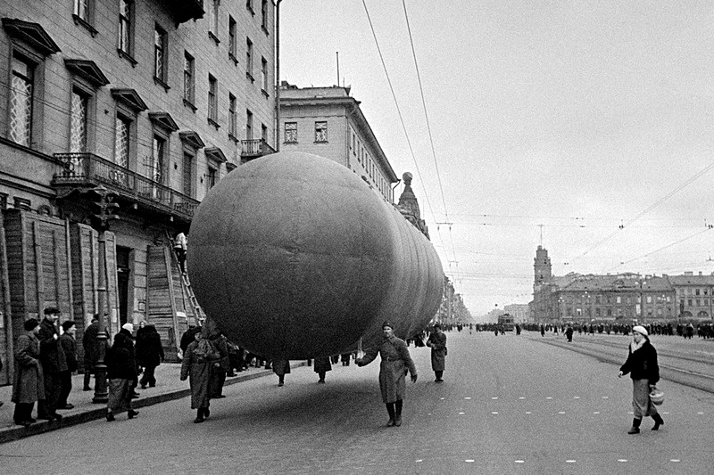 Aerostats on Nevsky Prospekt, Leningrad, Russia