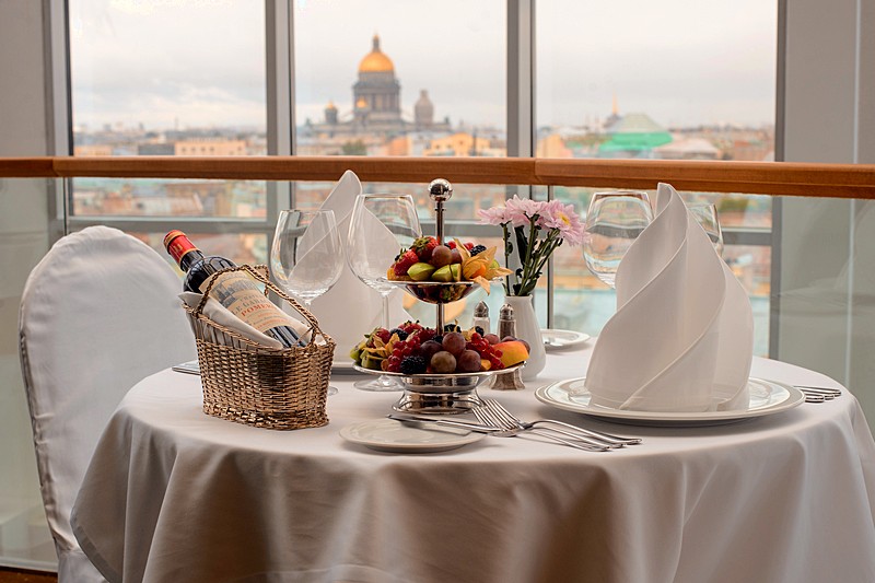 Le Vernissage Restaurant at the Ambassador Hotel in St. Petersburg