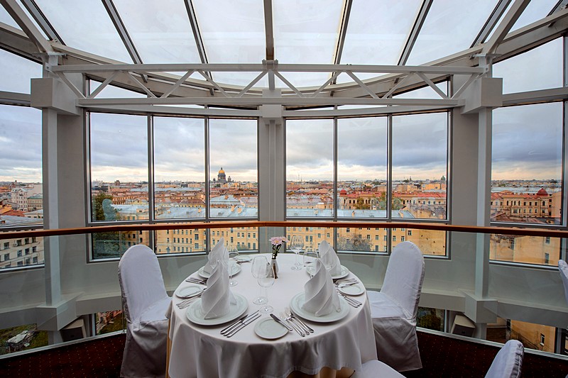 Le Vernissage Restaurant at the Ambassador Hotel in St. Petersburg