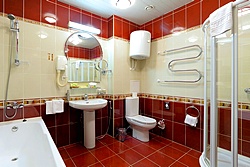 Bathroom of the Comfort Plus Room at the Arkadia Hotel in St. Petersburg