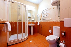 Bathroom of the Standard Twin Room at the Arkadia Hotel in St. Petersburg