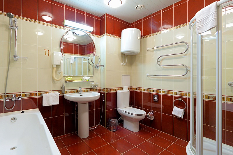 Bathroom of the Comfort Plus Room at the Arkadia Hotel in St. Petersburg