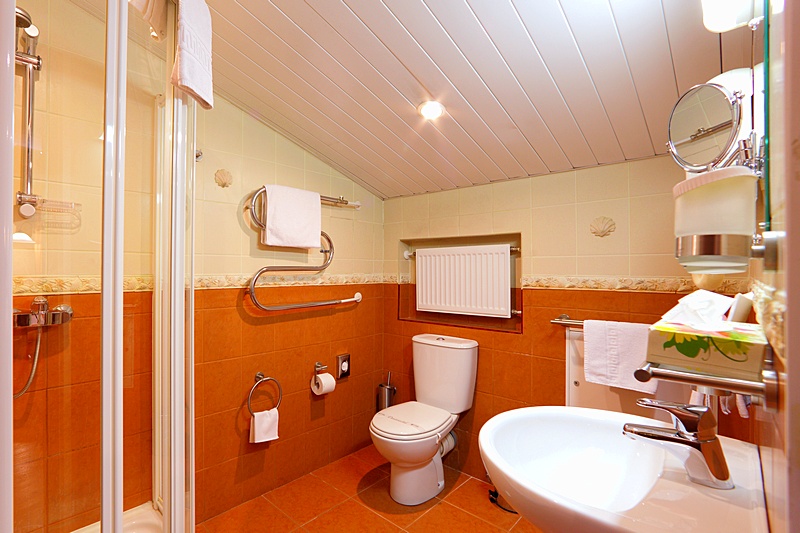 Bathroom of the Standard Double Room at the Arkadia Hotel in St. Petersburg