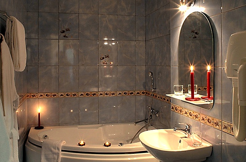 Bathroom of the Apraksin Suite at the Asteria Hotel in St. Petersburg