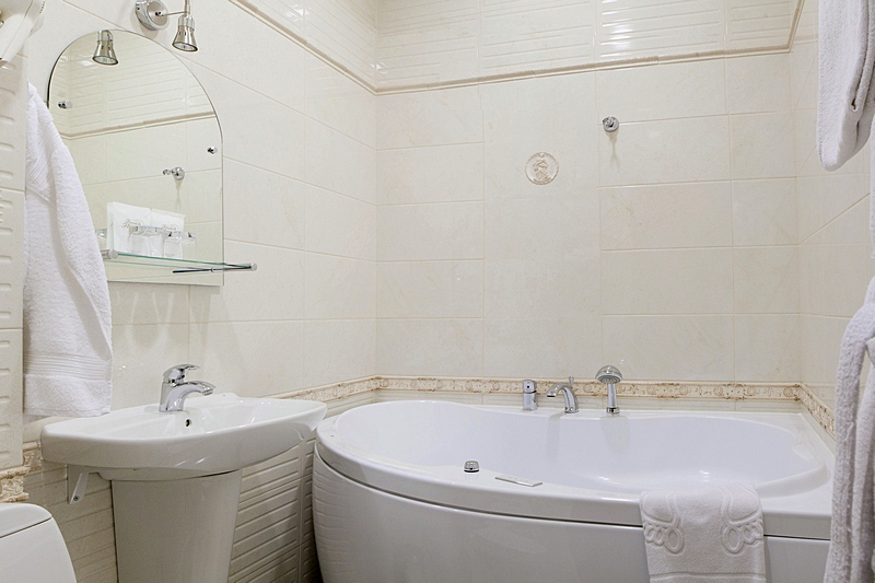 Bathroom of the Fontanka Suite at the Asteria Hotel in St. Petersburg