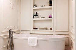 Bathroom of the Deluxe Room at the Crowne Plaza St. Petersburg Ligovsky Hotel in St. Petersburg