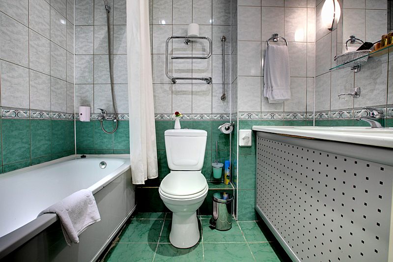 Bathroom of the Standard Room at the Guyot Hotel in St. Petersburg