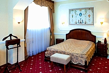 King Suite at the Guyot Hotel in St. Petersburg
