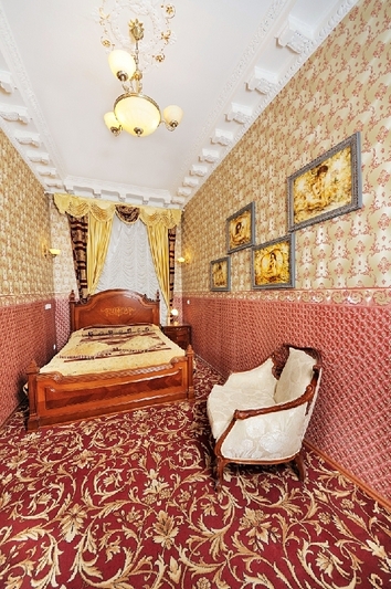 Natali Junior Suite at the Happy Pushkin Hotel in St. Petersburg
