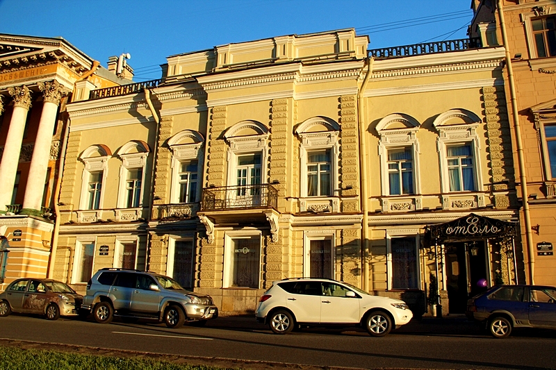 History Hotel on English Embankment in St. Petersburg