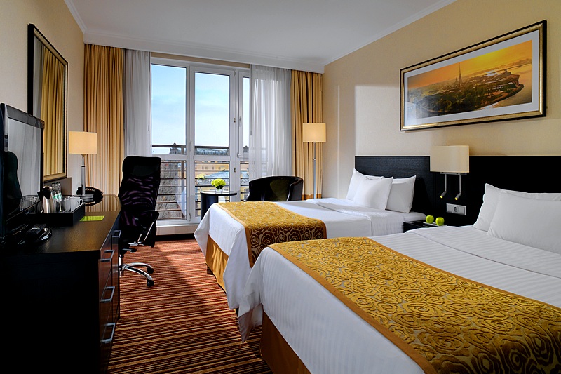 Deluxe Twin Room at the Marriott Courtyard Center West / Pushkin Hotel in St. Petersburg