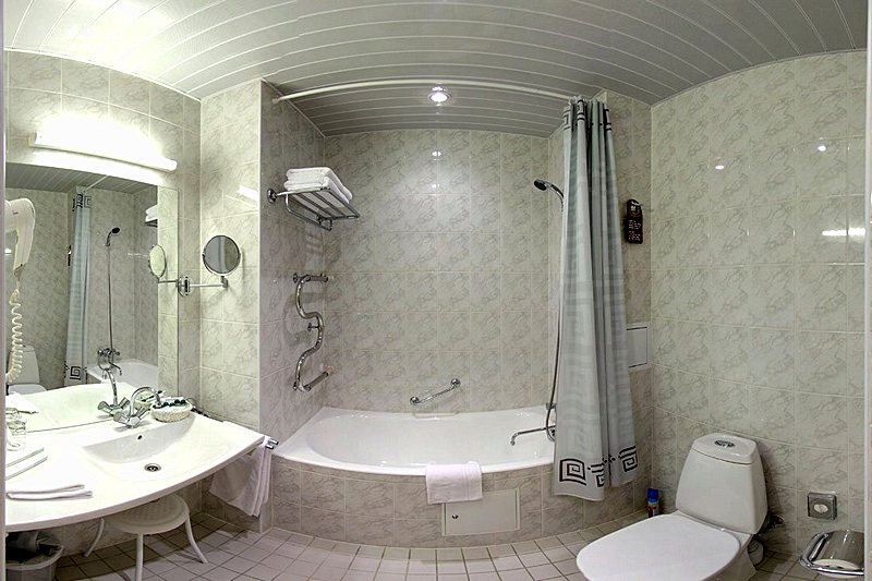 Bathroom of the Comfort Studio at the Oktiabrskaya Hotel in St. Petersburg
