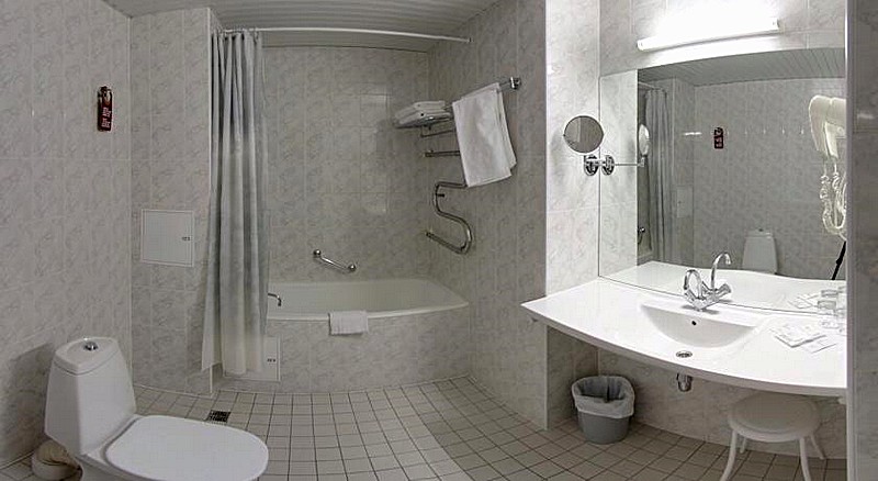 Bathroom of the Comfort Room at the Oktiabrskaya Hotel in St. Petersburg