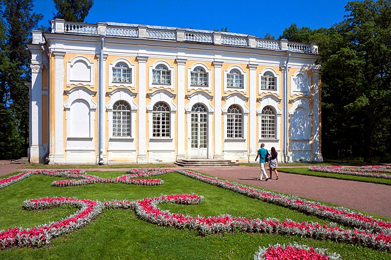 A couple in front of the Stone Hall (Kamennoye Zalo) pavilion in Oranienbaum, west of St Petersburg, Russi