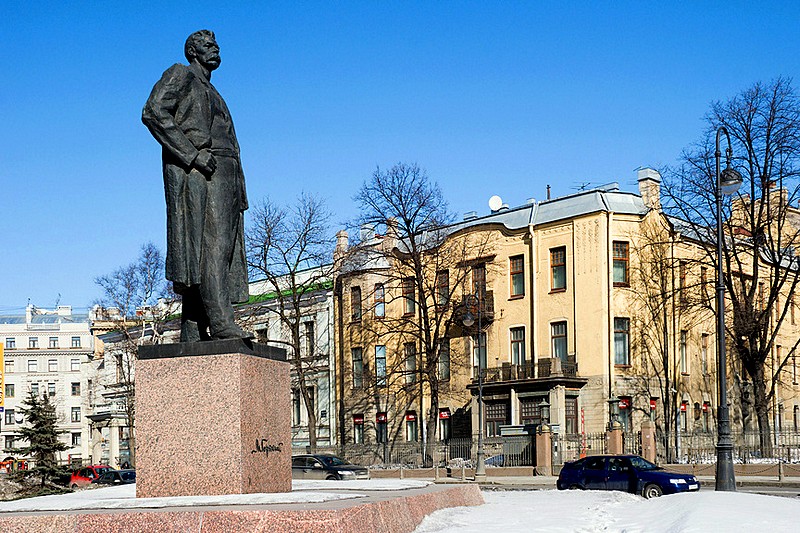 Monument to Maxim Gorky (author) on Kronverkskiy Prospekt in St Petersburg, Russia Monument to Maxim Gorky (author) on Kronverkskiy Prospekt in St Petersburg, Russia