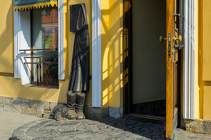 Statue of Turgenev's canine hero Mumu on Ploshchad Turgeneva (Turgenev Square) in St Petersburg, Russia