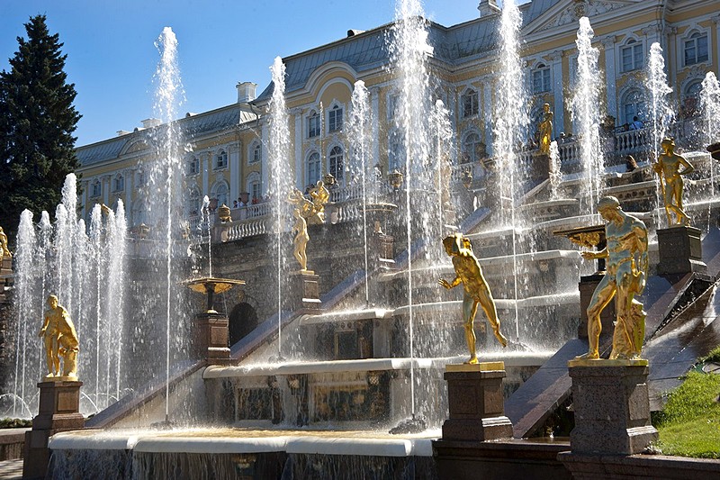 grand-cascade-in-peterhof.jpg