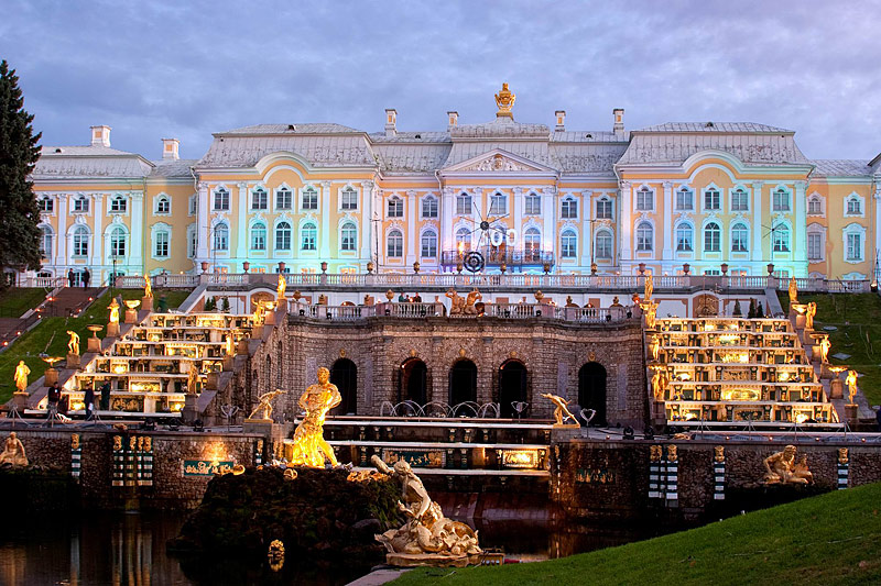 grand-palace-in-peterhof.jpg