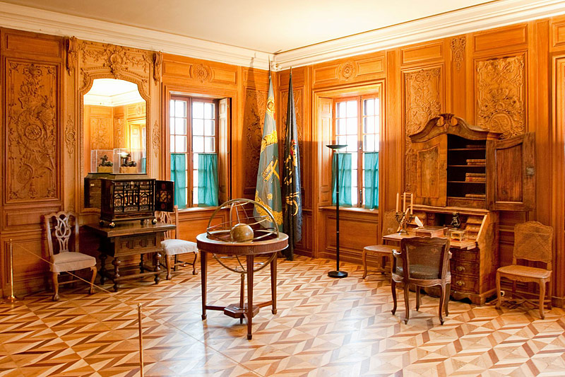 The Oak Study of Peter the Great at the Grand Palace in Peterhof, west of Saint-Petersburg, Russia