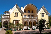 Cottage Palace and Alexandria Park, Peterhof (Petrodvorets), St. Petersburg, Russia