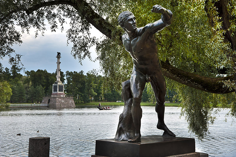 Sculptures and the Chesme Column in Catherine Park in Tsarskoye Selo (Pushkin), south of St Petersburg, Russia