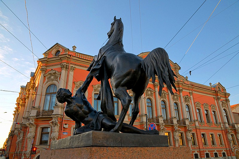 Highlights of the Fontanka River: Anichkov Bridge and Beloselsky-Belozersky Palace in St Petersburg, Russia