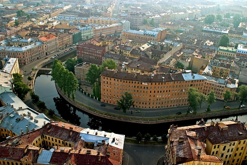 Sharp turn of the Griboedov Canal in St Petersburg, Russia