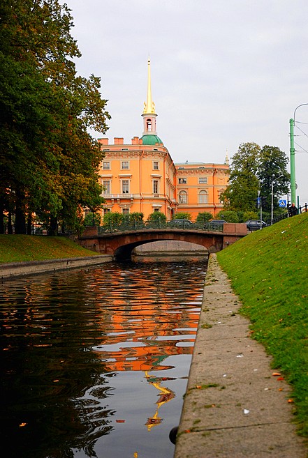 Lebiazhya Kanavka (Swan Channel) leading towards Mikhailovsky (Engineer's) Castle in St Petersburg, Russia Lebiazhya Kanavka (Swan Channel) leading towards Mikhailovsky (Engineer's) Castle in St Petersburg, Russia