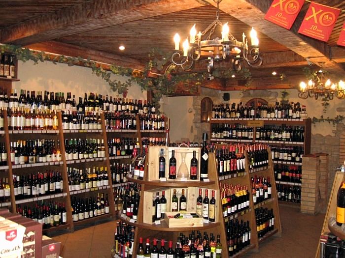 Aromatny Mir wine merchants in St. Petersburg, Russia