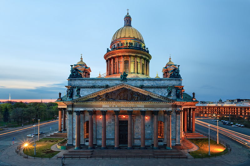 St. Isaac's Cathedral & Colonnade in Saint Petersburg